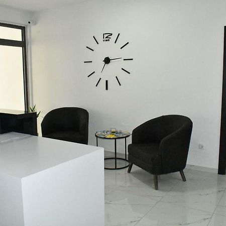 Flo Apartments Ulcinj Eksteriør bilde