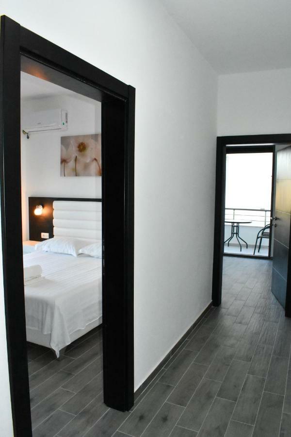 Flo Apartments Ulcinj Eksteriør bilde